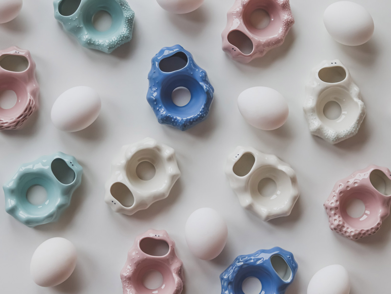Porcelánový stojánek na vajíčko EGGON